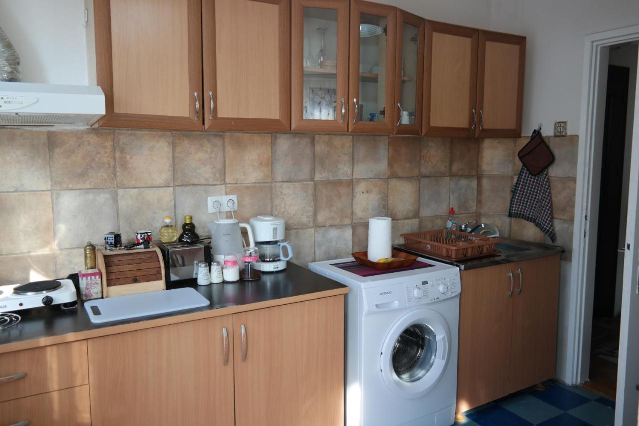 E-19 Home - Tradition Meets Tourism Prizren Esterno foto